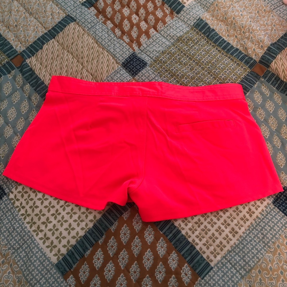 Shorts - Picture 2 of 5